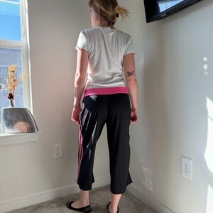 Vintage 90s black and pink capris